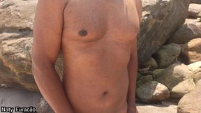 visitando a praia de nudismo do abrico no rio de janeiro