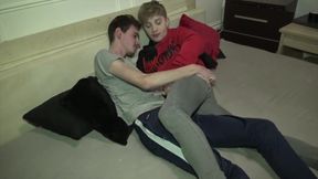 The slut blond twink Andrea fucked bareback by young dude bisex