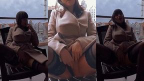 une masturbation sur le balcon ! tu aimerais etre avec moi ?gratuite ...