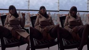 une masturbation sur le balcon ! tu aimerais etre avec moi ?gratuite ...