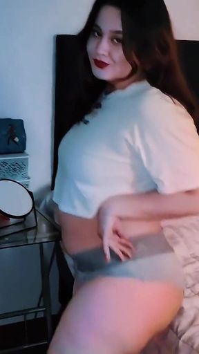 POV Cute Thick Girl Twerks for You in Her Bedroom and Lets You Doggystyle Fuck Her