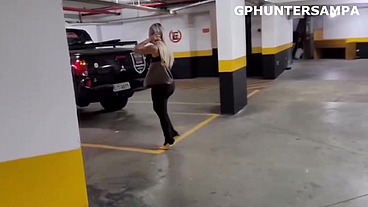 Fodi uma loira goxtosa que conheci no estacionamento - POV