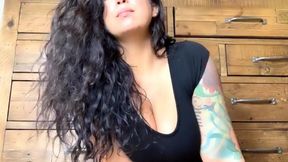 Cleavage Tease