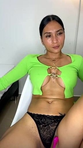 Latian Big Boobs Sexy Bitch Masturbation in Camera