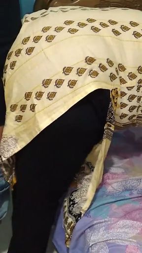 Horny Egyptian Neighbor Aunty Fucked by Work Guy   Clip 1