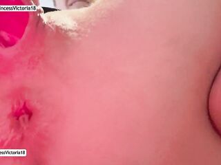 CLOSE-UP OF CONSTRICTED SNATCH STRETCHED BY A PINK SEX TOY