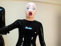 Amateur CDin latex dildoing