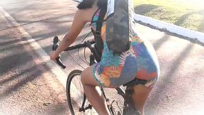 ciclista fazendo sexo com desconhecido sem camiznha