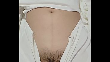 A beautiful lady in traditional Vietnamese attire in a foreign land- Nữ sinh &Aacute_o D&agrave_i