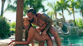Nicole Doshi, Nicole Rose And Ryan Reid In Juicy Silver