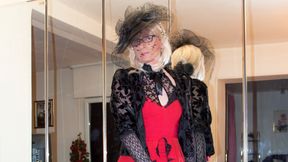 Lady in Red - cumshot very ladylike