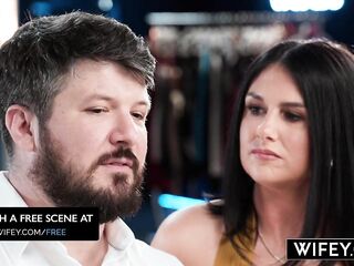 WIFEY Hubby Watches As His Lascivious Wife Sienna Rae Gets Double Permeated In Front Of Him