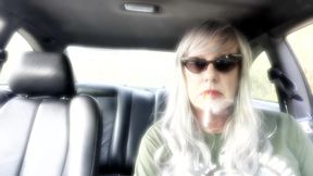 MOMMY LIKES SMOKING BIG DILDO'S WHILE SMOKNG