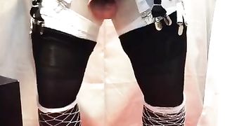 SHOWFUCK  GETTING OFF SPUNK-PUMP RINGS SISSY BREEZY