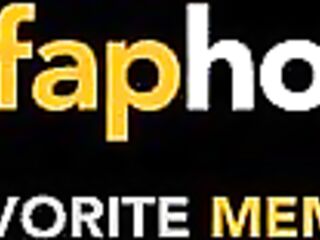 Trans Booty Likes That This chab Puts His Fingers in Her and Gives Her Tongue