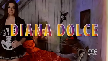 Horny Holiday - Pussy is her Halloween Treat