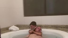 MASTER E BATHTUB DOMINATION CHOKE AND FOOT
