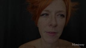 goute a ma langue : droit dans les yeux, je te regarde, ta bite dans la bouche...