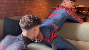 lads: youngster-Aranha Ativo Vs. youngster-Aranha Passivo