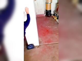 woman banging and sucking knob in a Bogota garage