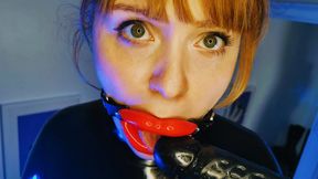 LATEX GaGGED GiRL