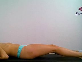 Perfect Fit Babe Flexing Long Legs Muscles