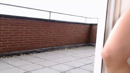 Balcony gurl