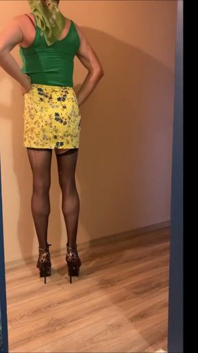 I saw my married office colleague's pussy at the office   Clip 1