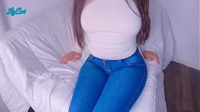 Hot college roommate waiting for me in the room to fuck hard! Big ass in tight jeans