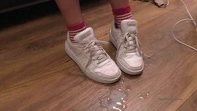 Cum-soaked toes and heels: MILF compilation