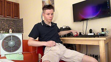 Did You Know That Remote Worker Evgeny Jerks Off At The Computer?