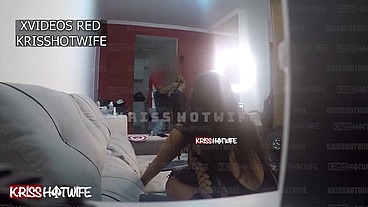 Kriss Hotwife Mulher De Corno Chupa O Barbeiro Em Casa e Corno Filma Tudo