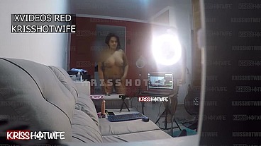 Kriss Hotwife Mulher De Corno Chupa O Barbeiro Em Casa e Corno Filma Tudo