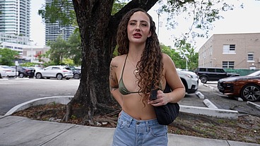 New To Miami And Already Fucking a Stranger On The Bus