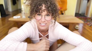 Fucking a Fan From The Thrift Shop