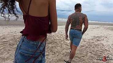 A novinha fudendo em cima da árvore fudendo na praia de Itanhaém - Manoella Fernandes - Joao O Safado - Jhonny Gab