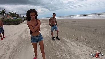 A novinha fudendo em cima da árvore fudendo na praia de Itanhaém - Manoella Fernandes - Joao O Safado - Jhonny Gab