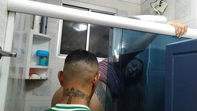a fernandinha fernandez me chamou para arrumar o chuveiro mas e claro que nao saiu de graca fodi a gostosa com