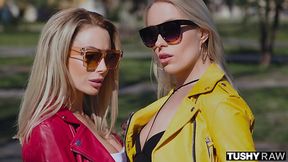 These blonde bitches are cool as fuck when together in ffm