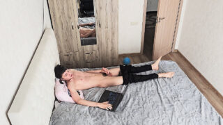 Hisap zakar, pancutan mani, pancutan mani dalam mulut, tanpa baju, tekak dalam, menjilat, ditangkap – zakar besar amatur muda Rusia pelacur gay seks dubur