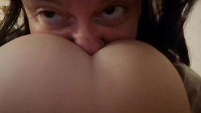 my friend puts her ass on my face and fills me with farts 4k