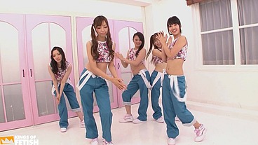 Japanese girls squirt and get their cunts destroyed in hot orgy