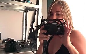 MILF Photographer exchanges photoshoots for sex!!!