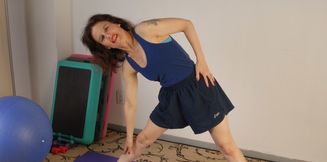 Amateur USA housewife does workout in the nude before masturbating her hairy pussy