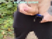 Un mec se masturbe et jouit dans la foret près de grand cascade (French Porn)