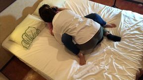 【浮気現場】彼氏から電話がかかってきてるのにも関わらず他の男とsexに励む彼女。