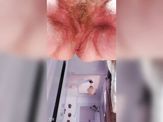 Granny with unshaved snatch pees