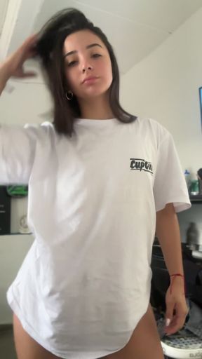 Teeny bopper flaunts her tits on OnlyFans
