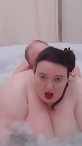 Fucking BBW in Hot Tub Doggy Style