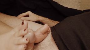 TeeeaFeeea's footjob toejob makes a fiercly spraying cumload!